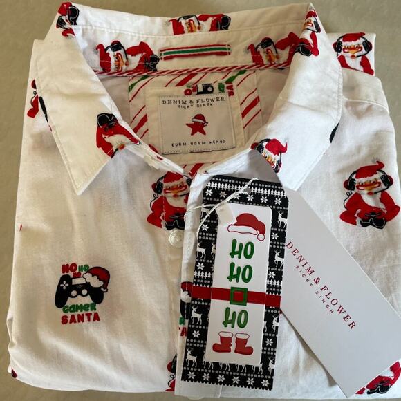 NWT Denim & Flower Santa Gamer Button Down Short Sleeve Christmas Shirt Size M - Picture 3 of 13